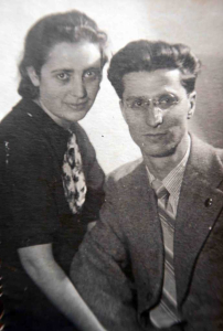 "Свадебная" фотография Зои и Генриха Топуз (1939г.)