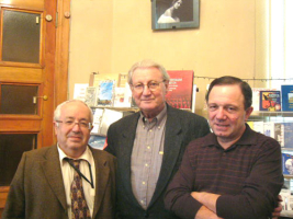 Слева - направо: Директор клуба Леонид Рукман,  писатели Аркадий Львов и Михаил Пойзнер.