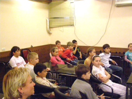 Всемирный клуб одесситов принимает необычных гостей – учеников четвертого «Б» класса школы «Майбуття».
