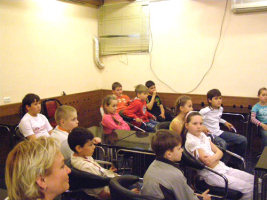 Всемирный клуб одесситов принимает необычных гостей – учеников четвертого «Б» класса школы «Майбуття».