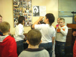 Школьники в гостях во Всемирном клубе одесситов.