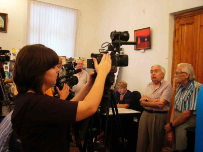 Выставку старейшего фотохудожника Одессы Вадима Николаевича Шулеко (справа) открыл Евгений Голубовский.