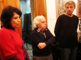 На открытии персональной выставки художника Сергея Кириченко (он - справа)