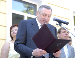 На торжественном открытии пансионата выступает мэр Одессы Эдуард Гурвиц.