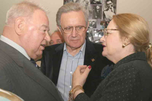 Георгий Гречко с членами клуба Валентиной и Иосифом Бронз