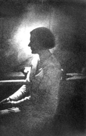 Фото Ильи Ильфа — портрет жены, 1930 год