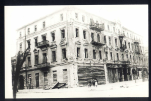1944: Дерибасовская угол Красного переулка