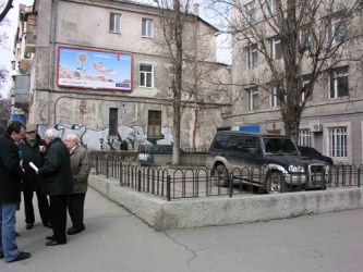 На этом углу улиц Ришельевской и Жуковского будет установлен памятник И.Э.Бабелю.