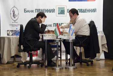 Первый Кубок мира по быстрым шахматам в Одессе. За доской Петер Леко и Борис Гельфанд.