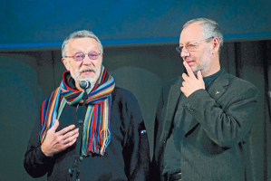 Поздравляют юбиляра журналист Юрий Рост и писатель Михаил Мишин.