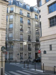Дом в Париже, где жила семья Буниных