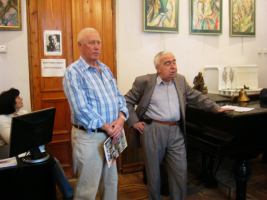 Феликс Кохрихт (слева) и Евгений Голубовский открывают выставку живописи известного одесского художника Сергея Князева.
