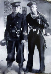 Е.М.Матусевич (справа), 1942 год, Сумгаит