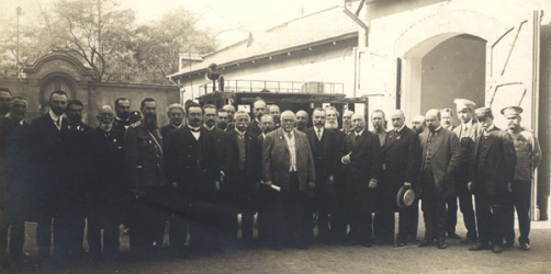 Открытие станции скорой помощи 29 апреля 1903 года. Двенадцатый справа – граф М.М. Толстой.